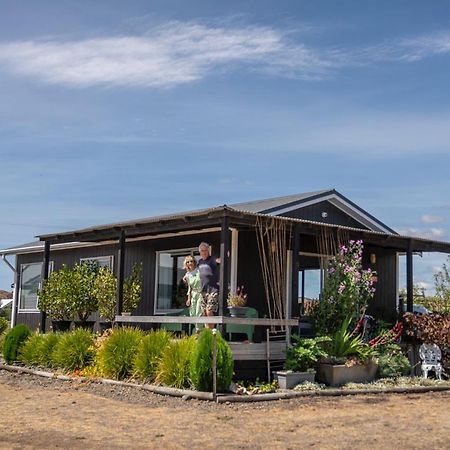Te Awanga Beach Front Wine Makers Cottage מראה חיצוני תמונה