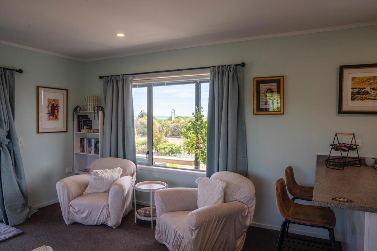 Te Awanga Beach Front Wine Makers Cottage מראה חיצוני תמונה